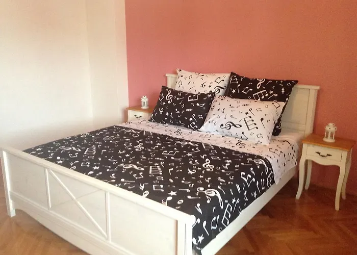 דירה Meri שיבניק