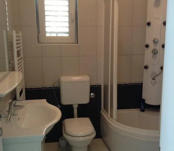 דירה Meri שיבניק